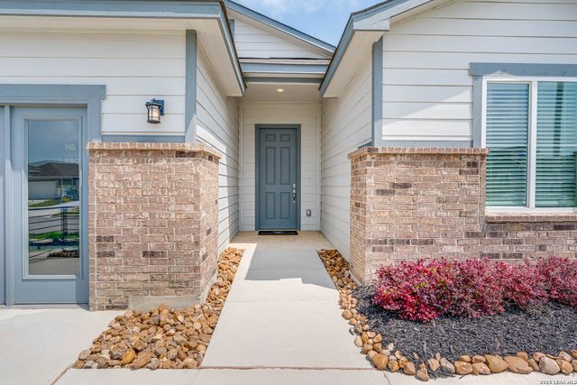 3816 DONALD DR, Seguin, TX 78155