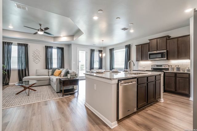 3816 DONALD DR, Seguin, TX 78155