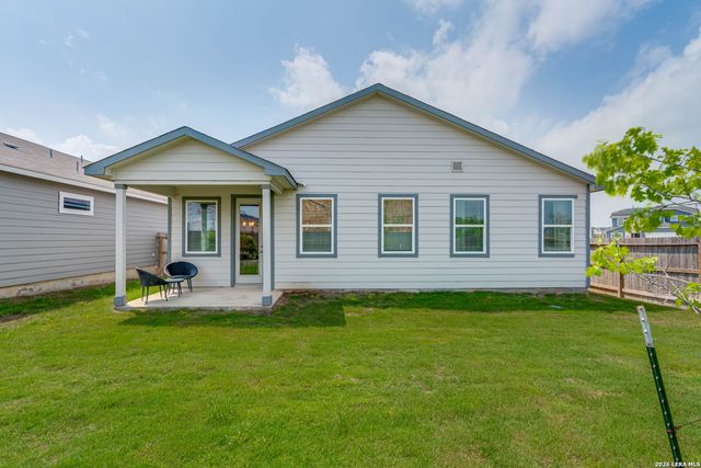 3816 DONALD DR, Seguin, TX 78155