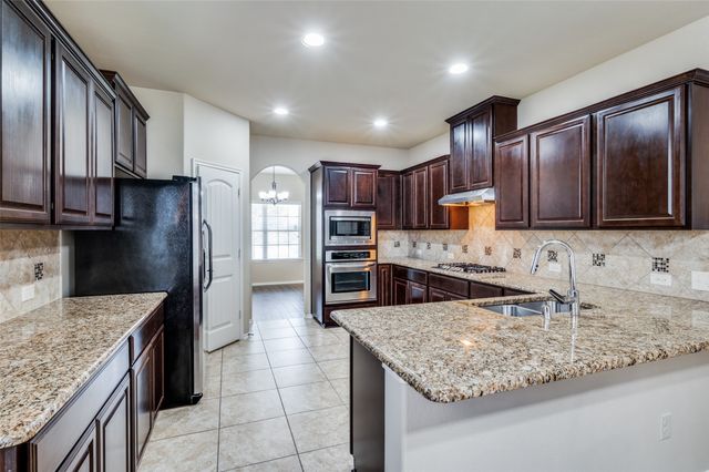 200 Mount Olive Avenue, Mckinney, TX 75072