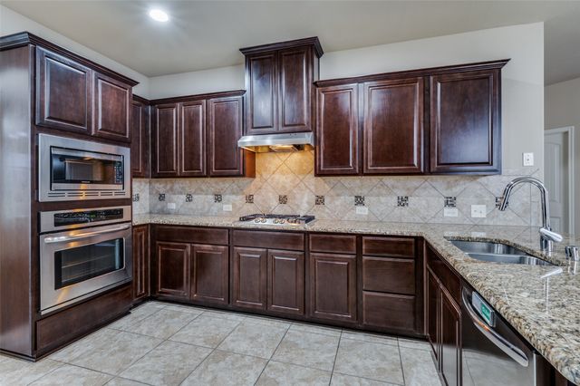200 Mount Olive Avenue, Mckinney, TX 75072