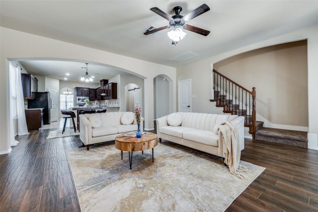 200 Mount Olive Avenue, Mckinney, TX 75072