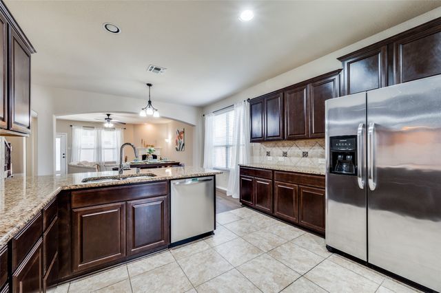 200 Mount Olive Avenue, Mckinney, TX 75072