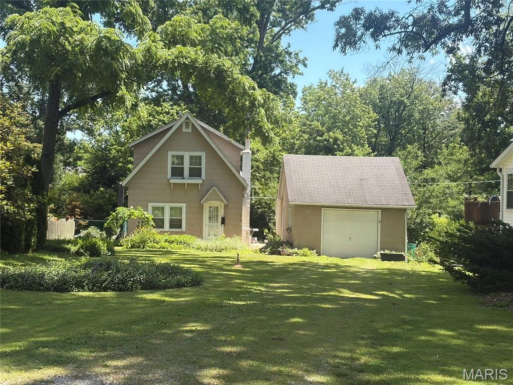 822 N Clay Avenue, Kirkwood, MO 63122