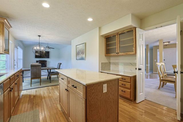 10152 Timberview Court, Woodlawn, OH 45215