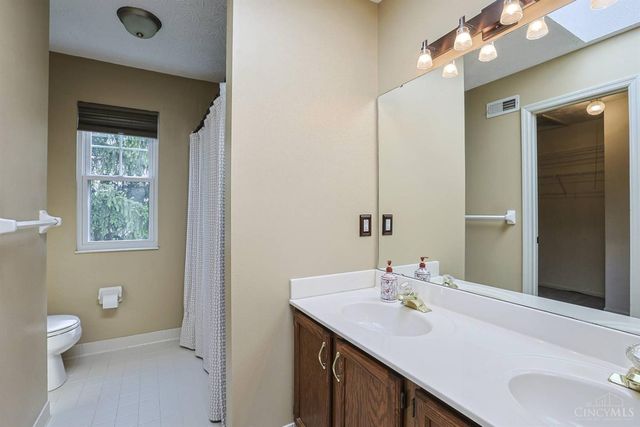 10152 Timberview Court, Woodlawn, OH 45215