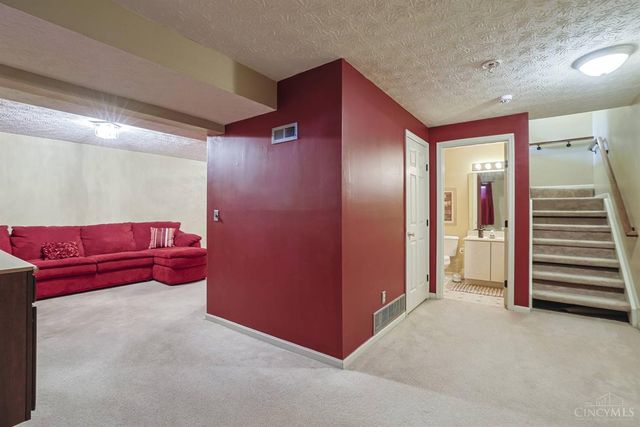 10152 Timberview Court, Woodlawn, OH 45215