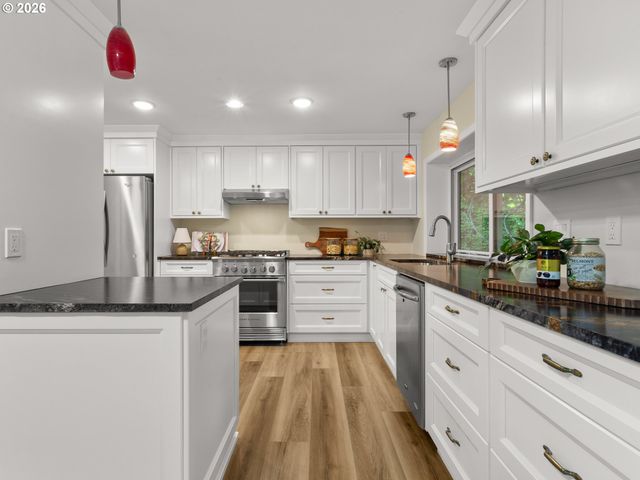 2243 Nw NORMAN Ave, Gresham, OR 97030