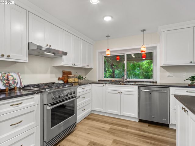 2243 Nw NORMAN Ave, Gresham, OR 97030