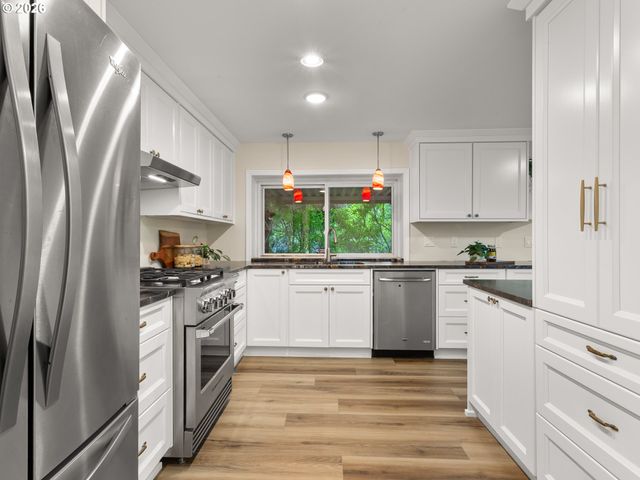 2243 Nw NORMAN Ave, Gresham, OR 97030