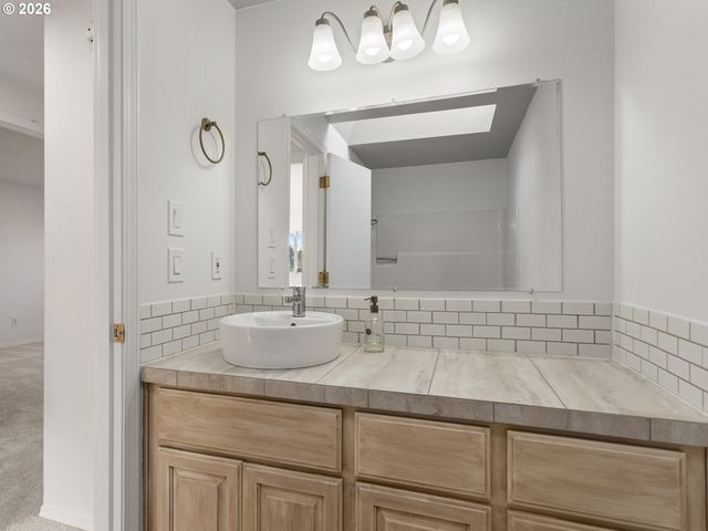 2243 Nw NORMAN Ave, Gresham, OR 97030