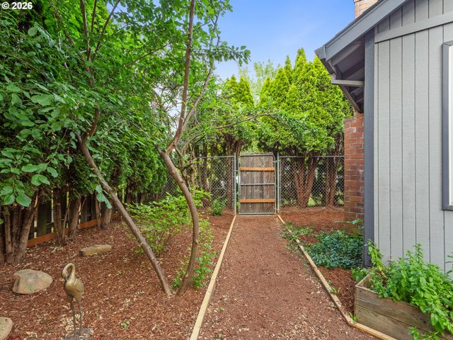 2243 Nw NORMAN Ave, Gresham, OR 97030