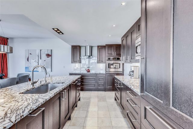 54 Rainey ST 1222, Austin, TX 78701