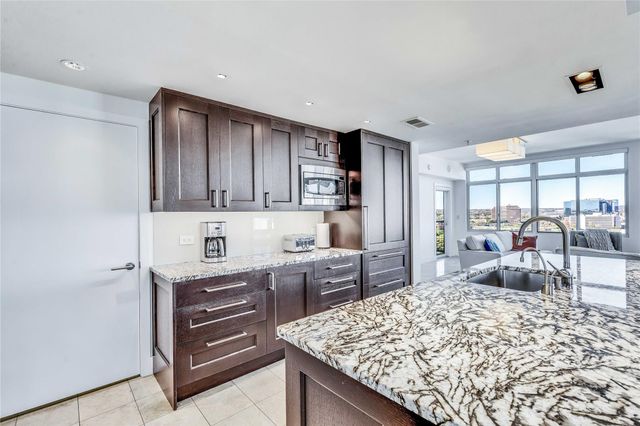 54 Rainey ST 1222, Austin, TX 78701