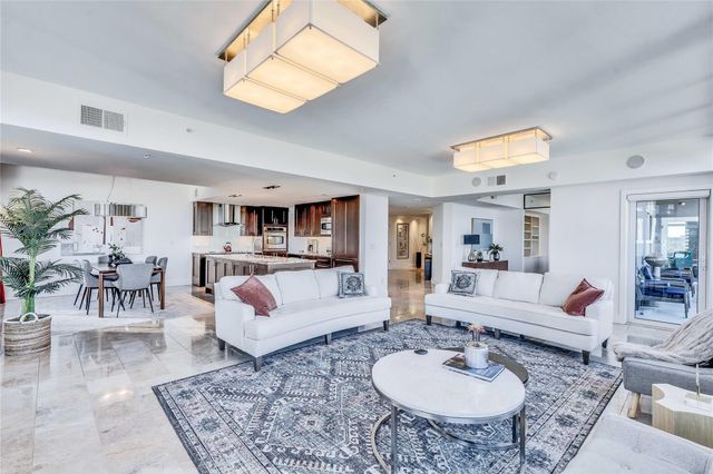 54 Rainey ST 1222, Austin, TX 78701