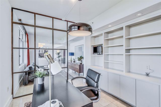 54 Rainey ST 1222, Austin, TX 78701