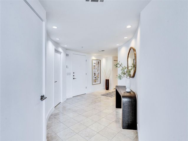 54 Rainey ST 1222, Austin, TX 78701