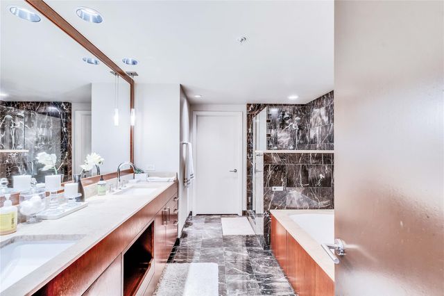 54 Rainey ST 1222, Austin, TX 78701