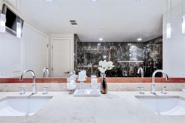 54 Rainey ST 1222, Austin, TX 78701