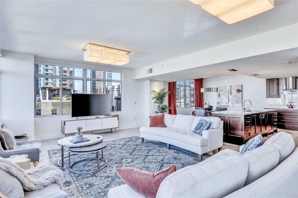 54 Rainey ST 1222, Austin, TX 78701