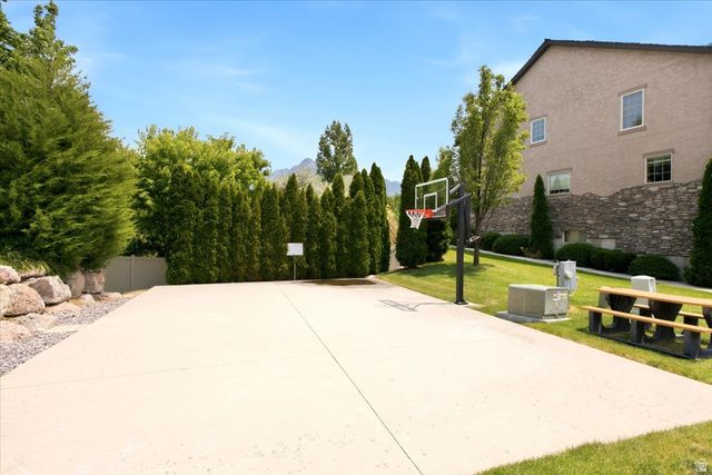 1339 E LAKE SPRINGS LN, Holladay, UT 84117