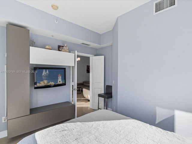 1945 S Ocean Dr 404, Hallandale Beach, FL 33009