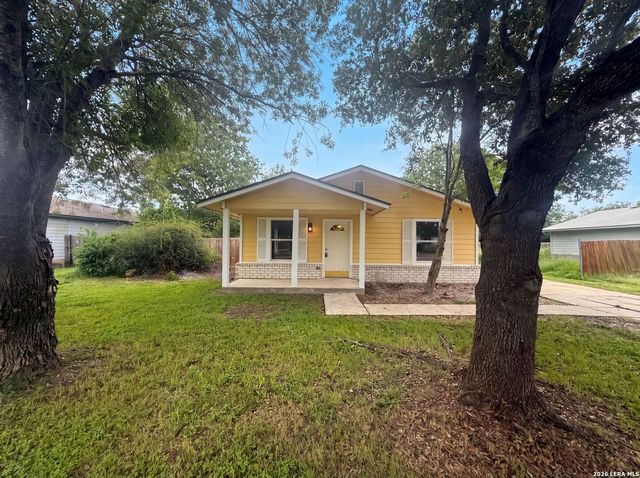 721 ROOSEVELT DR, Seguin, TX 78155