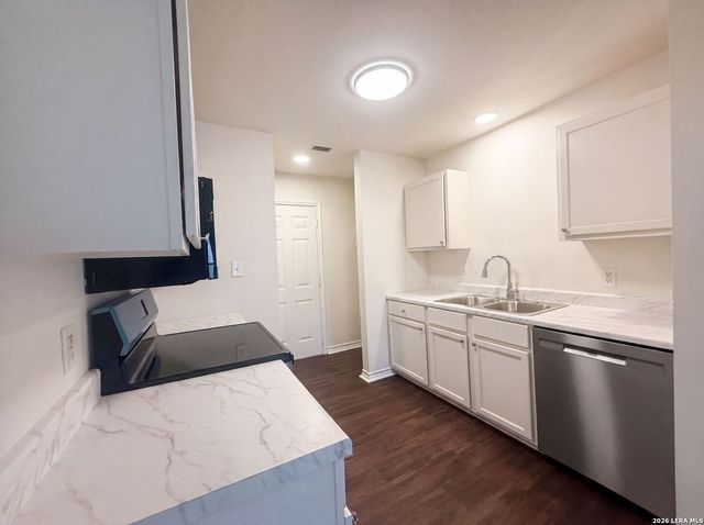 721 ROOSEVELT DR, Seguin, TX 78155