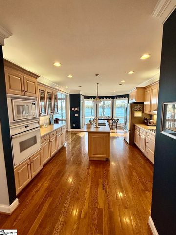 138 South Oak Pointe Drive, Seneca, SC 29672