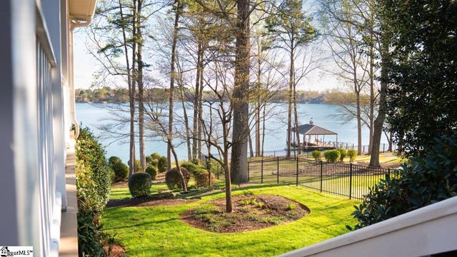 138 South Oak Pointe Drive, Seneca, SC 29672