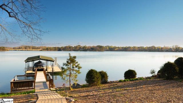 138 South Oak Pointe Drive, Seneca, SC 29672