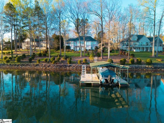 138 South Oak Pointe Drive, Seneca, SC 29672