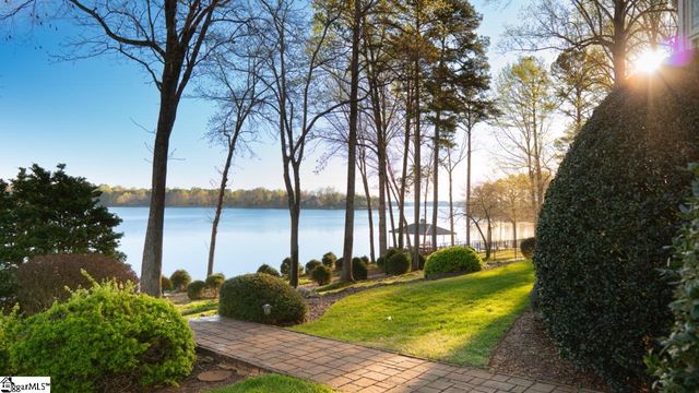 138 South Oak Pointe Drive, Seneca, SC 29672