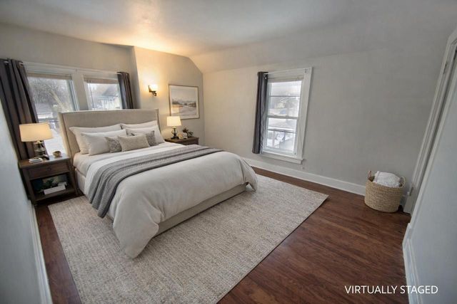 921 E Moreland BOULEVARD, Waukesha, WI 53186