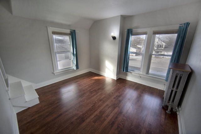 921 E Moreland BOULEVARD, Waukesha, WI 53186