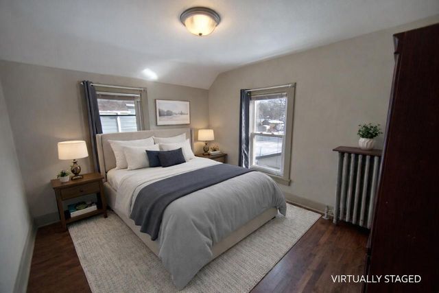 921 E Moreland BOULEVARD, Waukesha, WI 53186