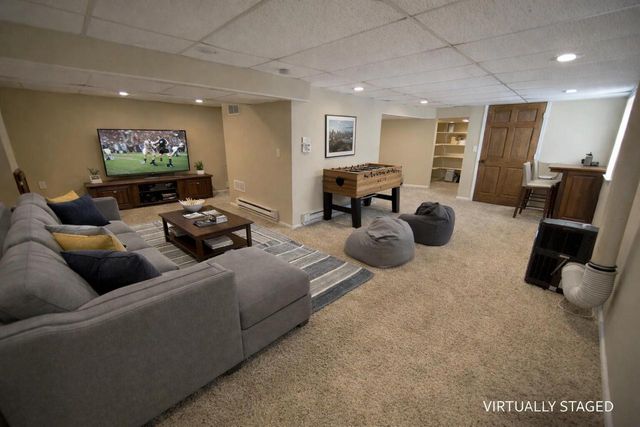 921 E Moreland BOULEVARD, Waukesha, WI 53186