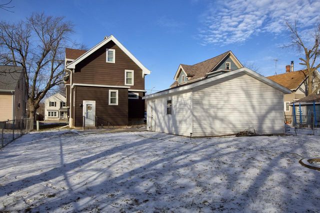 921 E Moreland BOULEVARD, Waukesha, WI 53186