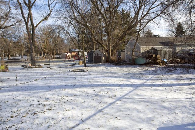 921 E Moreland BOULEVARD, Waukesha, WI 53186