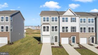 569 SEEBACK DR, Charles Town, WV 25414