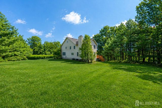 20 Sleepy Hollow Road, Denville, NJ 07834