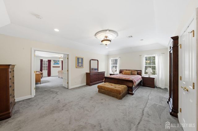 20 Sleepy Hollow Road, Denville, NJ 07834