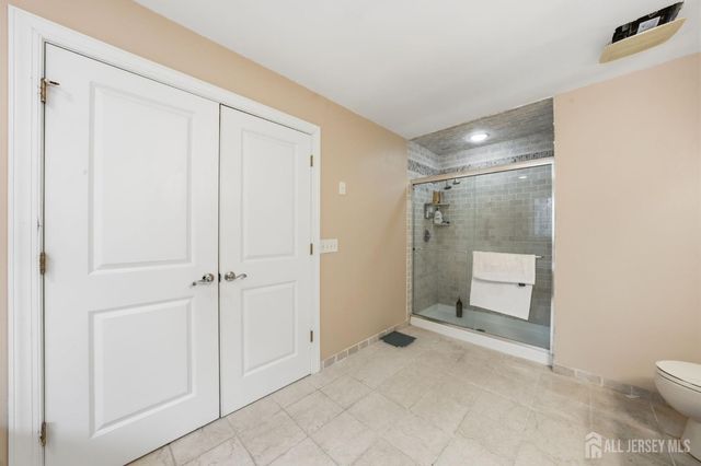 20 Sleepy Hollow Road, Denville, NJ 07834