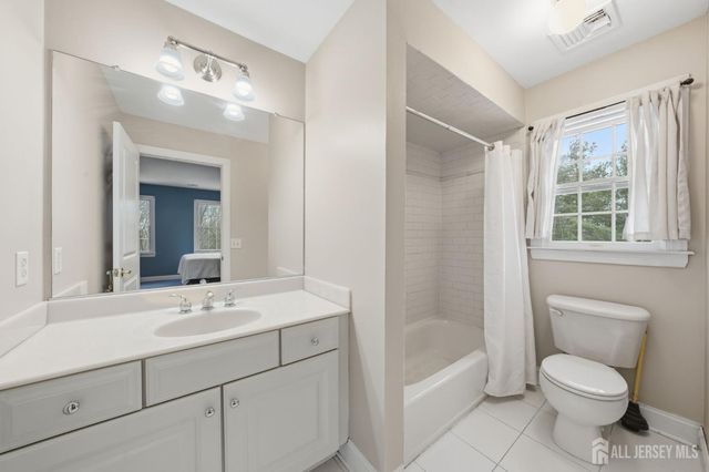 20 Sleepy Hollow Road, Denville, NJ 07834