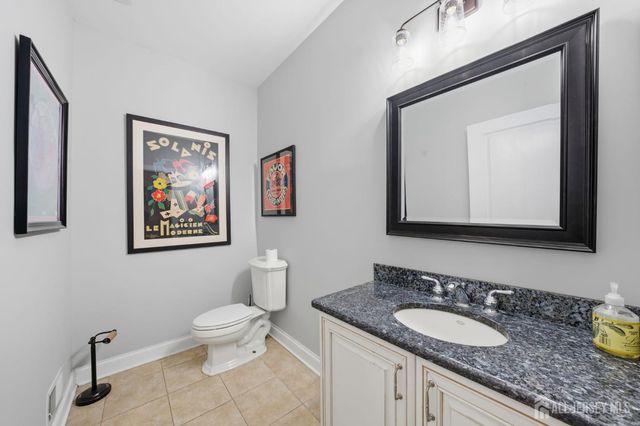 20 Sleepy Hollow Road, Denville, NJ 07834