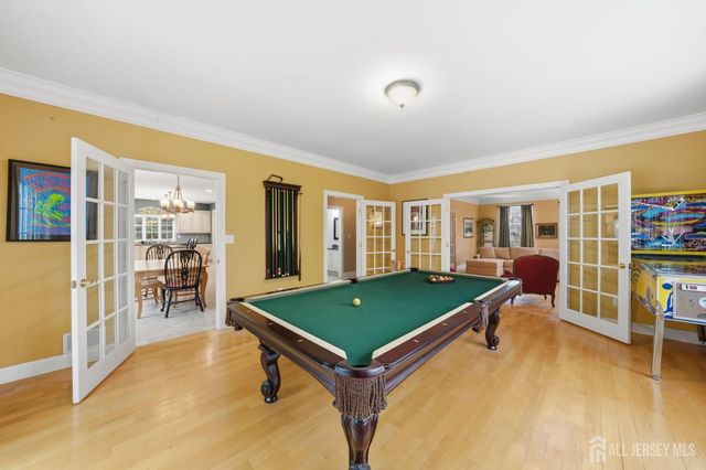 20 Sleepy Hollow Road, Denville, NJ 07834