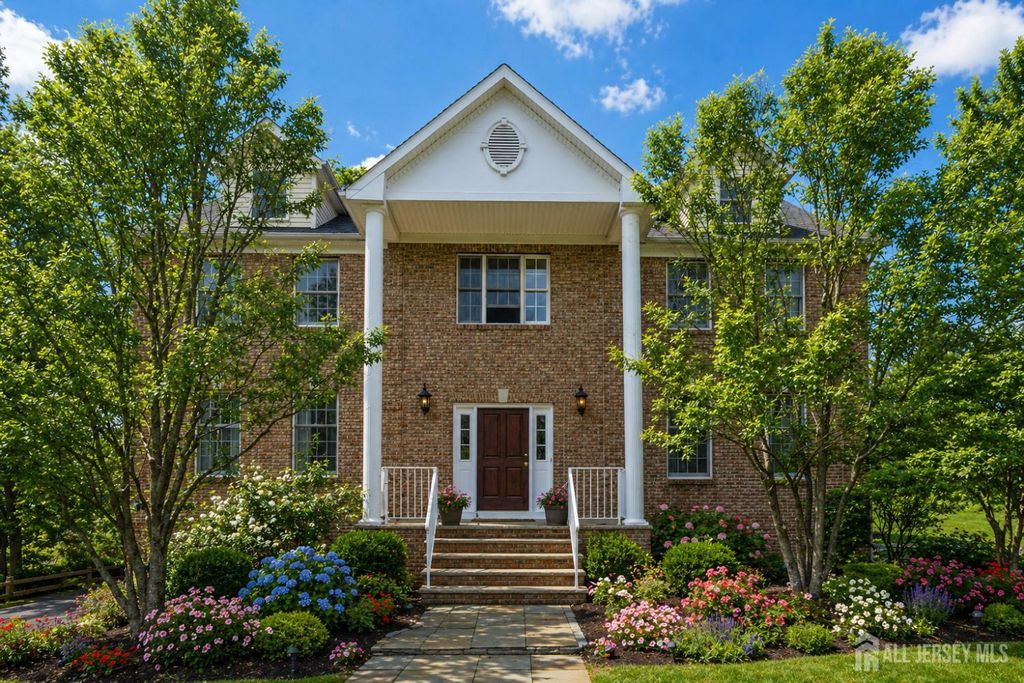 20 Sleepy Hollow Road, Denville, NJ 07834
