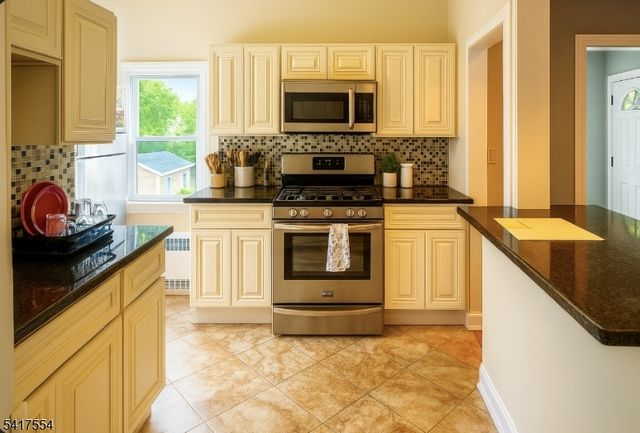 17 Carteret St, Bloomfield Twp., NJ 07003