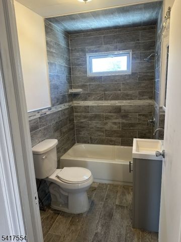 17 Carteret St, Bloomfield Twp., NJ 07003