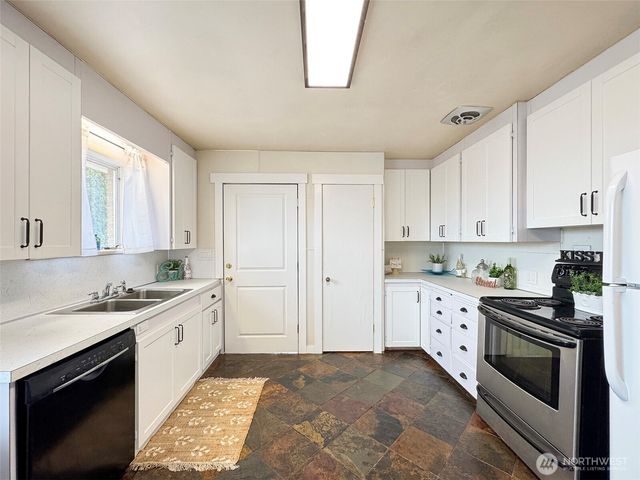 101 E Whidby Avenue, Port Angeles, WA 98362